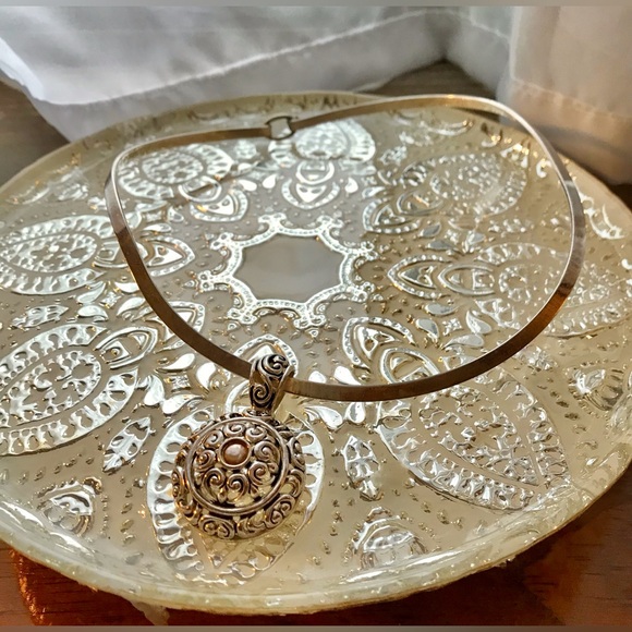 2 Ladies Necklaces Large Pendant Costume Jewelry Silver & Gold Color Marked - Picture 7 of 16